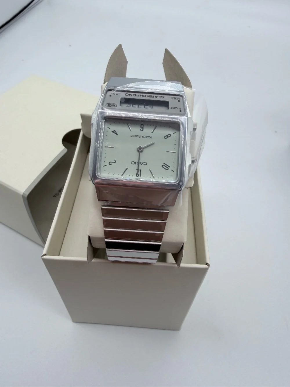 Casio AQ800DE-3AVT Retro Silver Watch Unisex